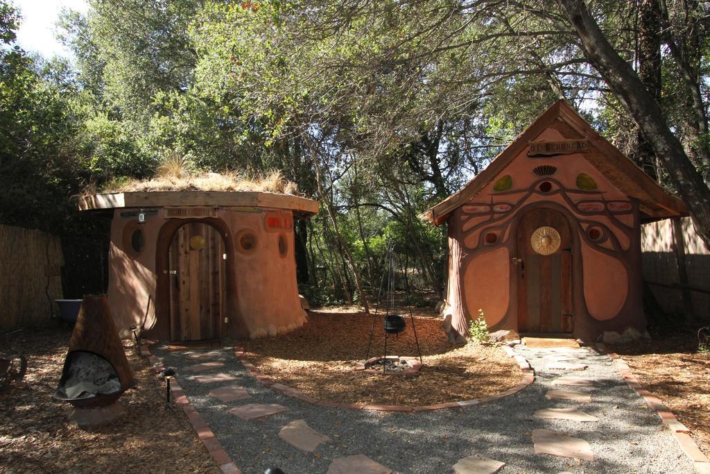 Hotel Hobbit Hut Geyserville Exteriér fotografie